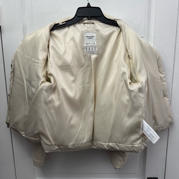 Abercrombie & Fitch Cream Faux Leather Mini Puffer Jacket - Picture 5 of 8